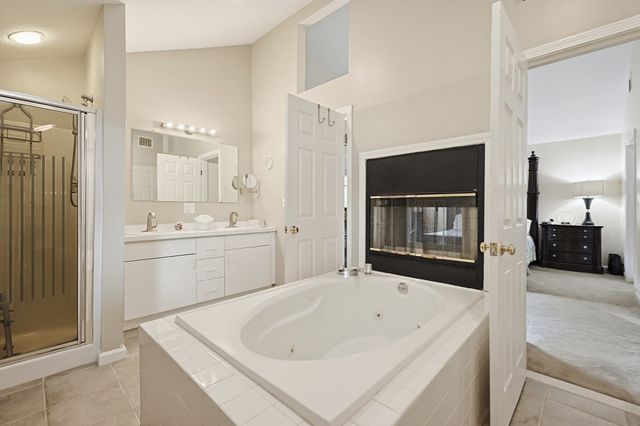 81 Arrowhead Cir 81, Ashland, MA 01721