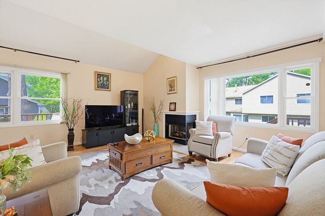 81 Arrowhead Cir 81, Ashland, MA 01721