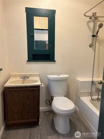 1320 3rd Street, Cosmopolis, WA 98537