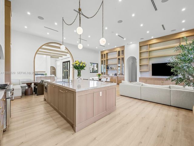 14200 Old Cutler Rd, Palmetto Bay, FL 33158