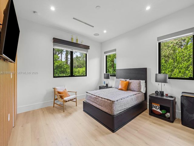 14200 Old Cutler Rd, Palmetto Bay, FL 33158