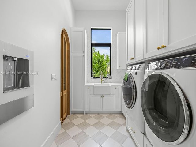14200 Old Cutler Rd, Palmetto Bay, FL 33158