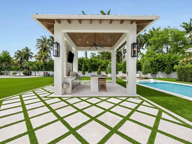 14200 Old Cutler Rd, Palmetto Bay, FL 33158