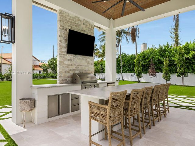 14200 Old Cutler Rd, Palmetto Bay, FL 33158