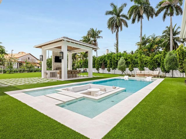 14200 Old Cutler Rd, Palmetto Bay, FL 33158