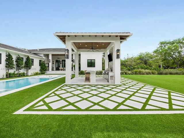 14200 Old Cutler Rd, Palmetto Bay, FL 33158