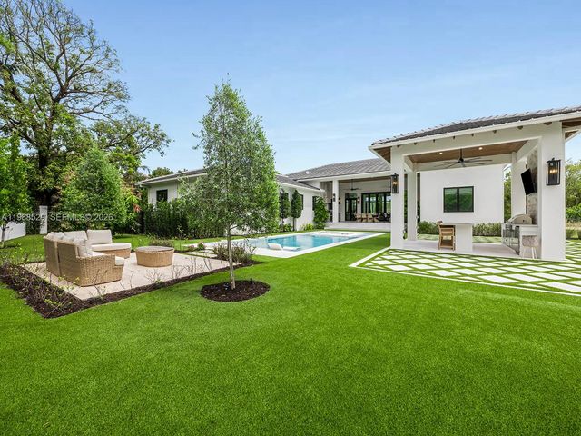 14200 Old Cutler Rd, Palmetto Bay, FL 33158