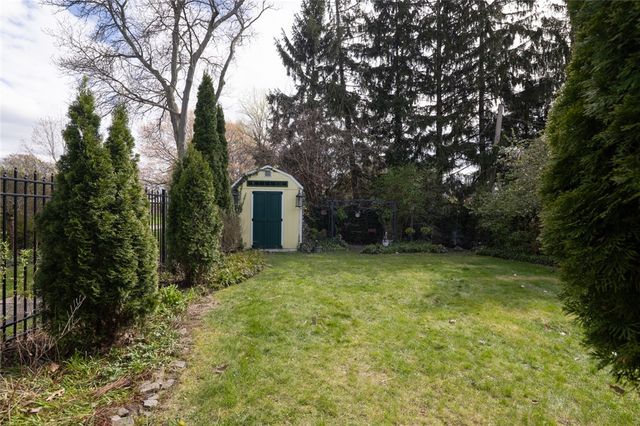 27 Riverside Street, Rochester, NY 14613