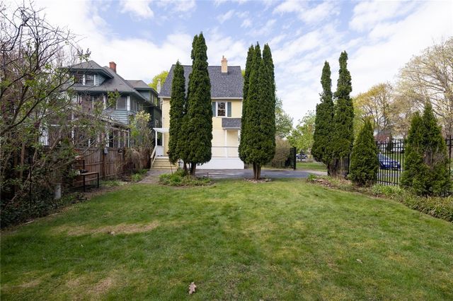 27 Riverside Street, Rochester, NY 14613