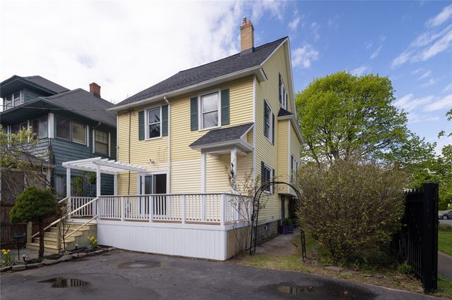 27 Riverside Street, Rochester, NY 14613