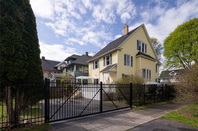 27 Riverside Street, Rochester, NY 14613