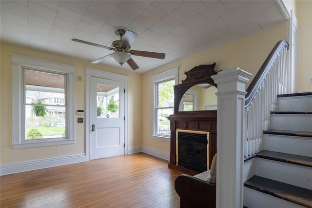 27 Riverside Street, Rochester, NY 14613