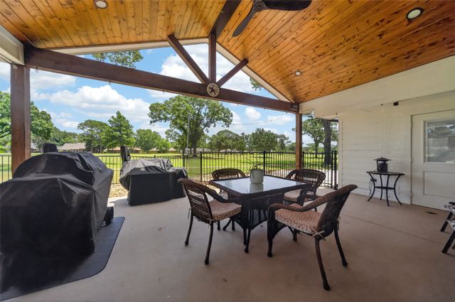 102 Monticello Lane, Bullard, TX 75757