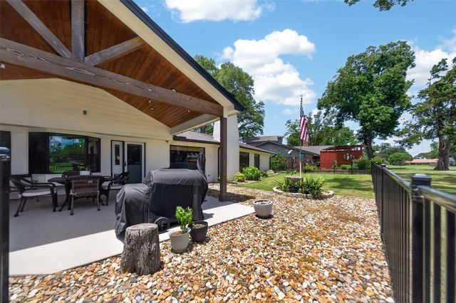 102 Monticello Lane, Bullard, TX 75757