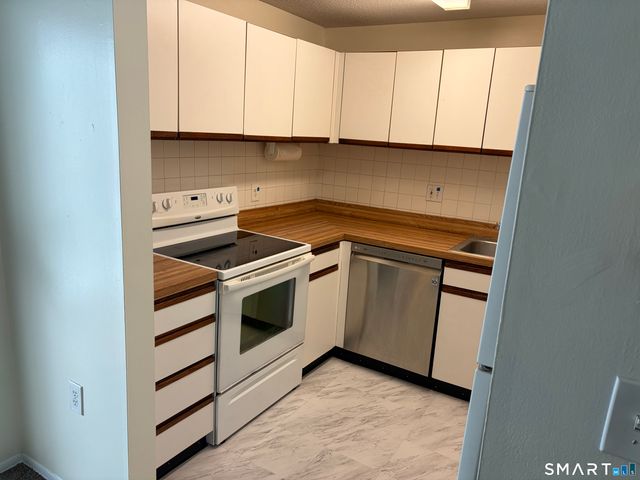 161 Burgundy Hill Lane 161, Middletown, CT 06457