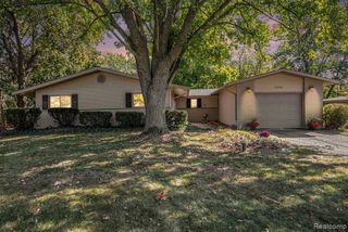 6284 Westview Drive, Grand Blanc, MI 48439