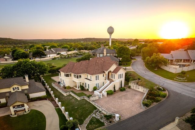 107 Deerwood Dr, Kerrville, TX 78028