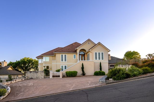 107 Deerwood Dr, Kerrville, TX 78028