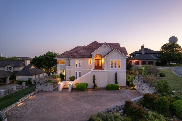 107 Deerwood Dr, Kerrville, TX 78028