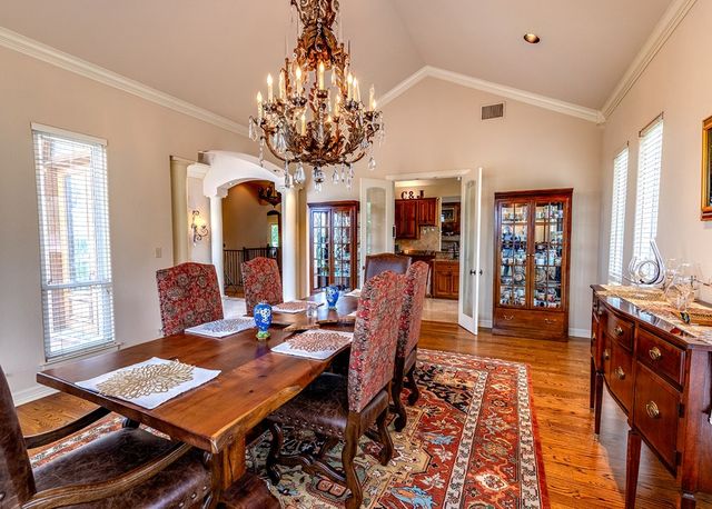 107 Deerwood Dr, Kerrville, TX 78028