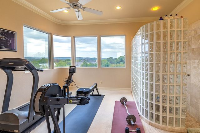 107 Deerwood Dr, Kerrville, TX 78028