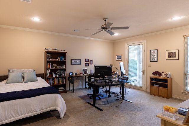 107 Deerwood Dr, Kerrville, TX 78028