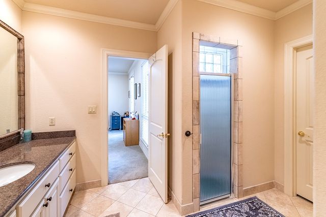 107 Deerwood Dr, Kerrville, TX 78028