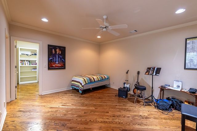 107 Deerwood Dr, Kerrville, TX 78028