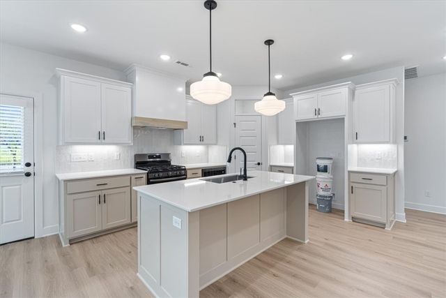 7005 SW Basswood Avenue, Bentonville, AR 72713