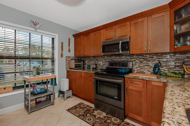 2634 NW 47th Lane 2634, Lauderdale Lakes, FL 33313