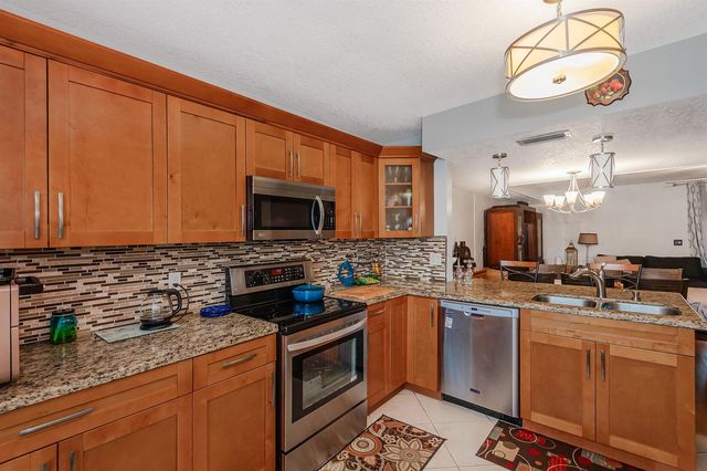 2634 NW 47th Lane 2634, Lauderdale Lakes, FL 33313