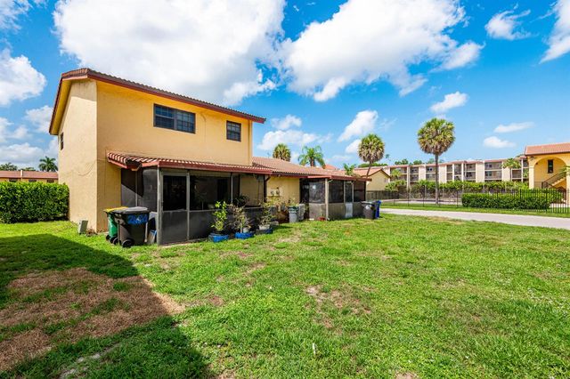 2634 NW 47th Lane 2634, Lauderdale Lakes, FL 33313