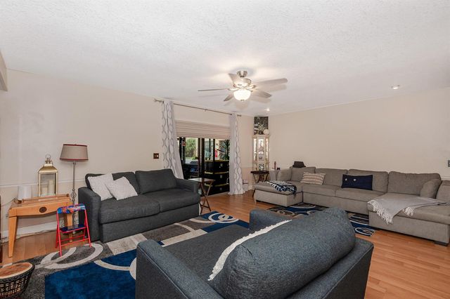 2634 NW 47th Lane 2634, Lauderdale Lakes, FL 33313