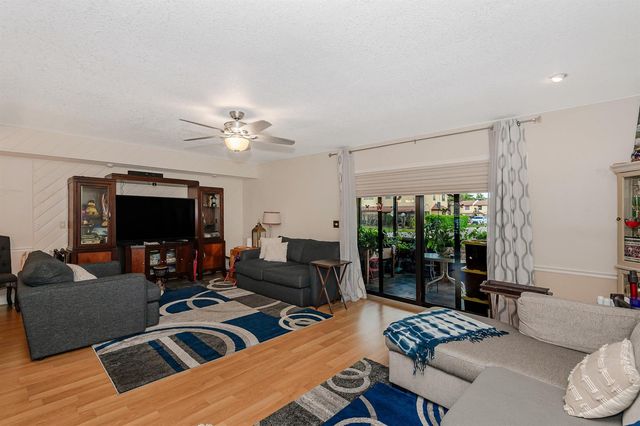 2634 NW 47th Lane 2634, Lauderdale Lakes, FL 33313