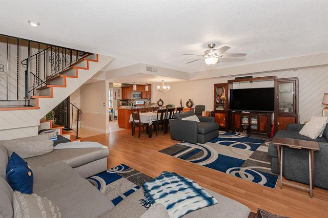 2634 NW 47th Lane 2634, Lauderdale Lakes, FL 33313