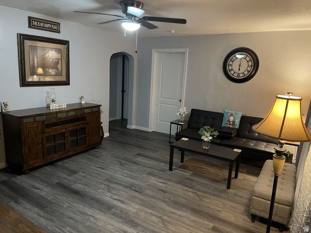 359 N 100 W, Moroni, UT 84646