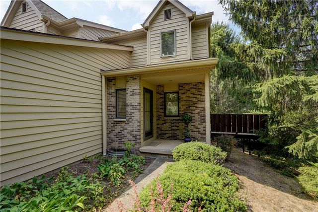 44 Colonial Circle, Perinton, NY 14450