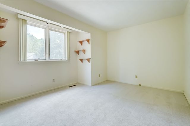 44 Colonial Circle, Perinton, NY 14450