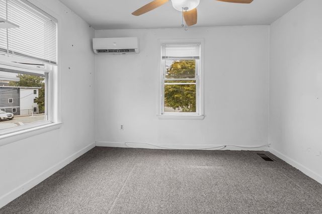 3 Cleveland St, Salem, MA 01970