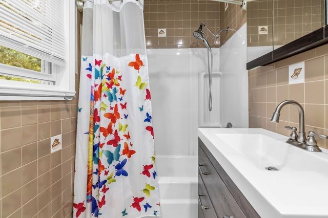 3 Cleveland St, Salem, MA 01970