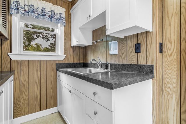 3 Cleveland St, Salem, MA 01970