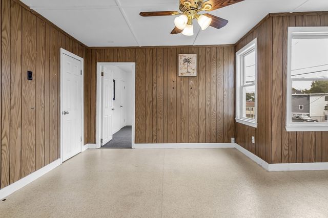 3 Cleveland St, Salem, MA 01970