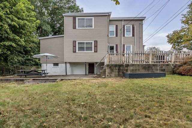 3 Cleveland St, Salem, MA 01970