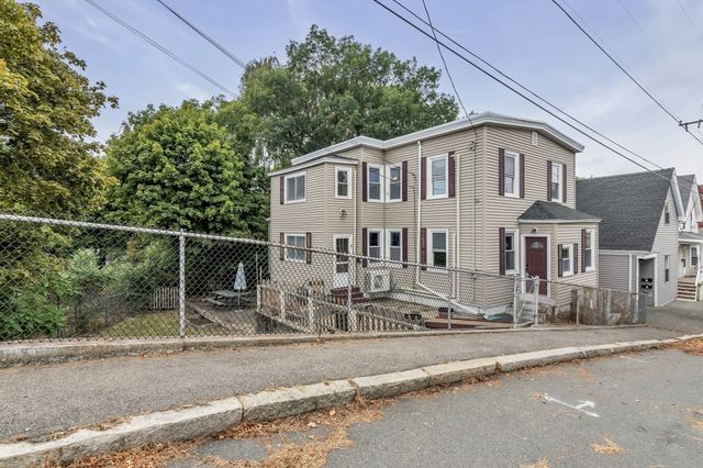3 Cleveland St, Salem, MA 01970