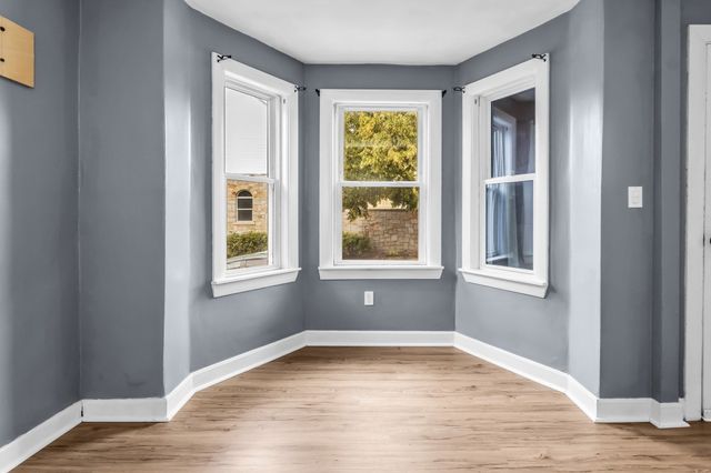3 Cleveland St, Salem, MA 01970