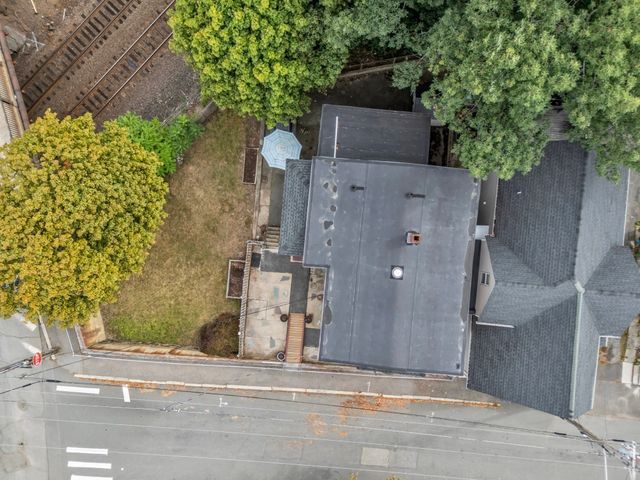 3 Cleveland St, Salem, MA 01970