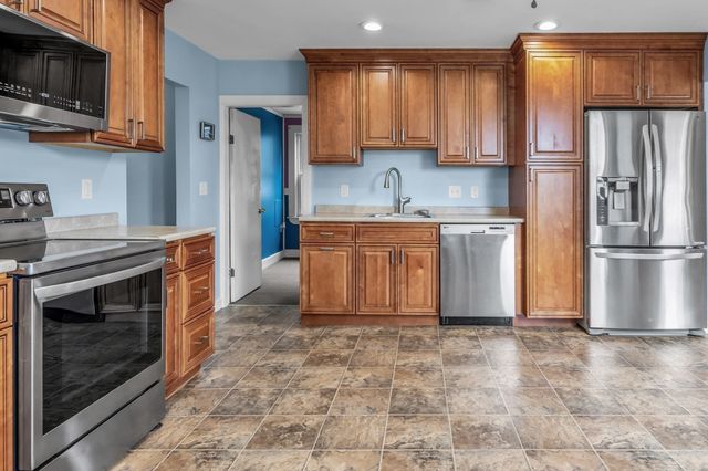 3 Cleveland St, Salem, MA 01970