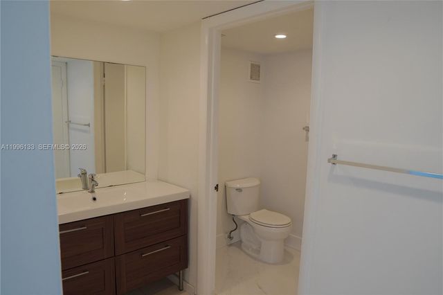 10865 SW 112th Ave 203, Miami, FL 33176