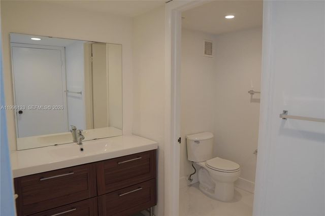 10865 SW 112th Ave 203, Miami, FL 33176