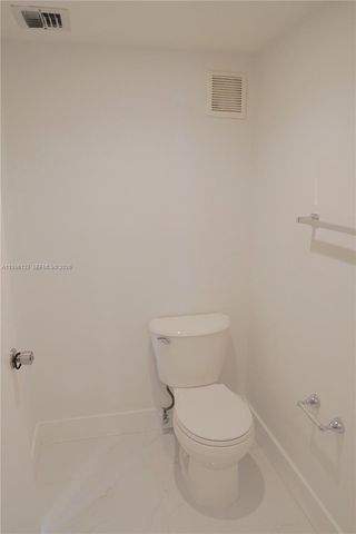 10865 SW 112th Ave 203, Miami, FL 33176